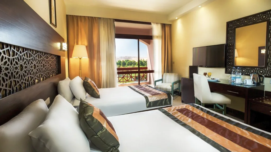 الفندق بيراميزا ايزيس ايلاند ريزورت - أسوان